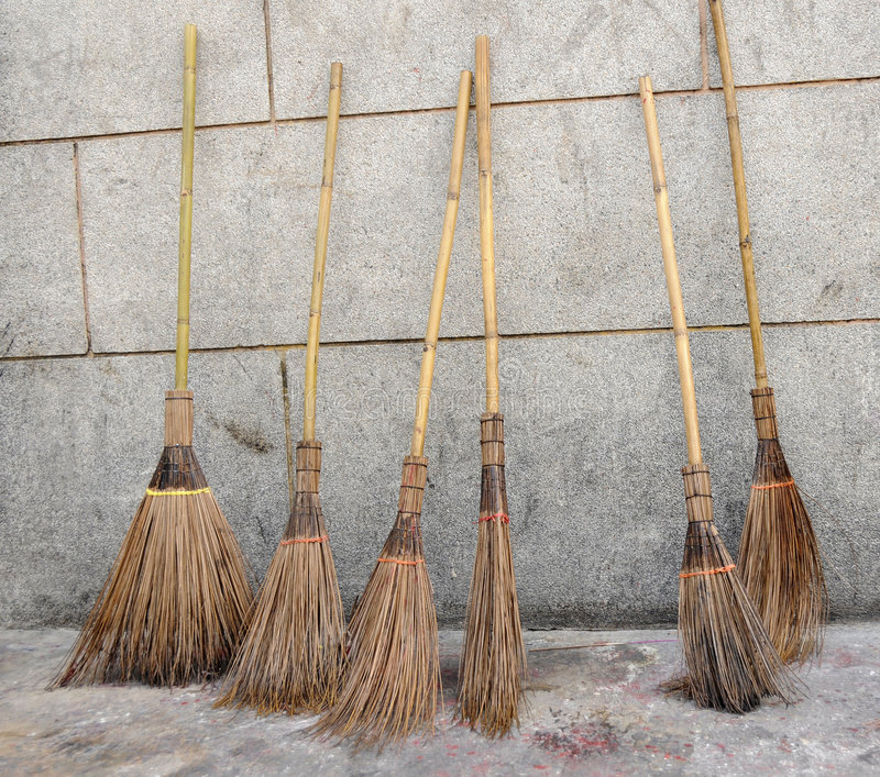How Ghanaians Tidy Clean Their Compound And Bedrooms